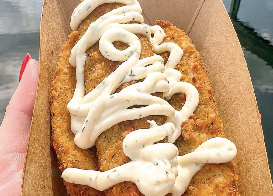 dill pickle fries at epcot food and wine 2023