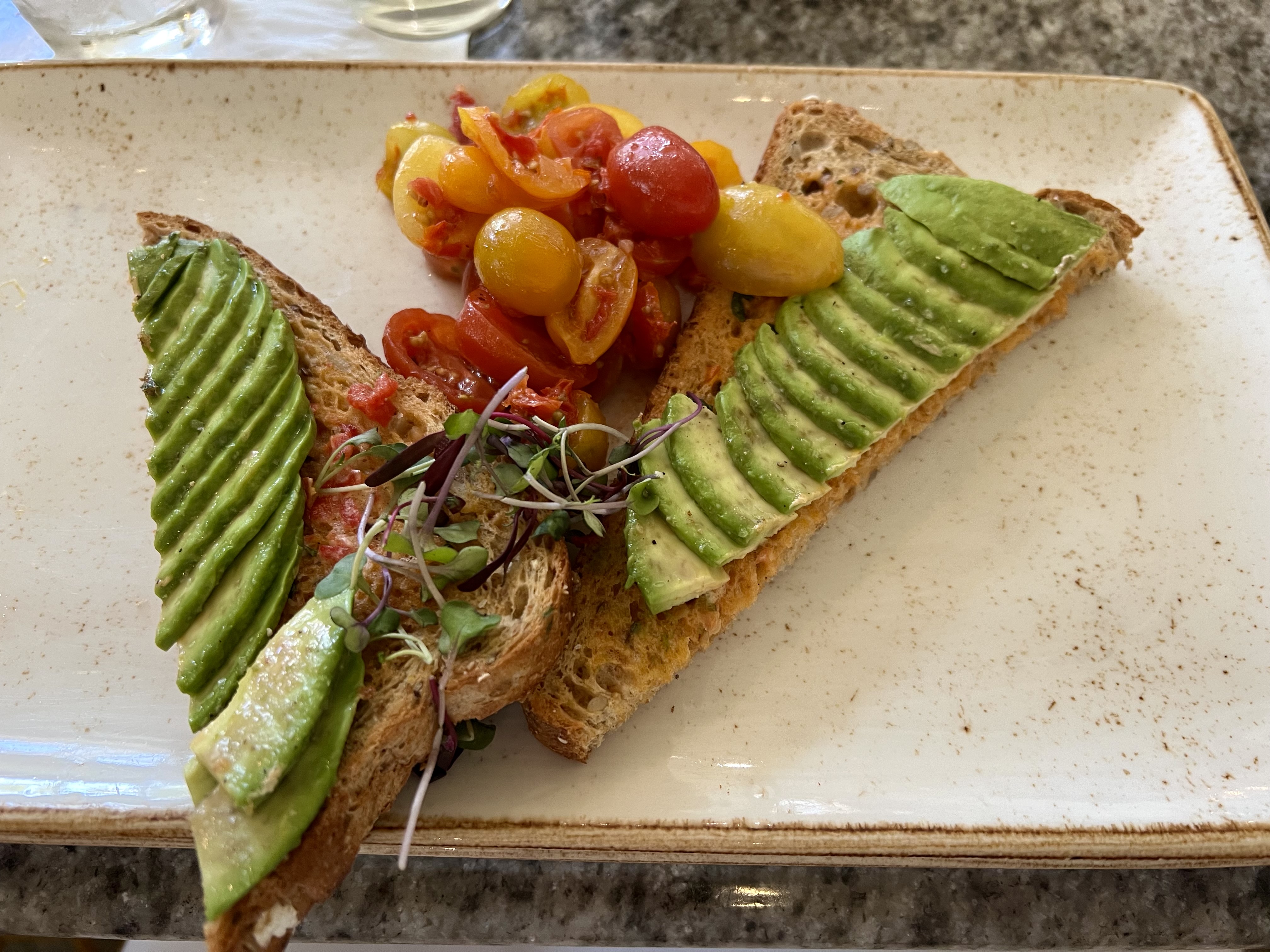 Grand Floridian Cafe Brunch Review (is this a worthy Disney World brunch spot for vegetarians?)